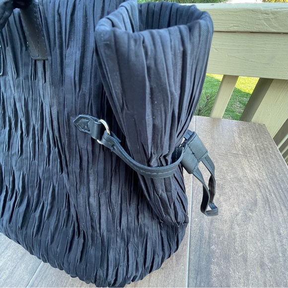 Victoria’s Secret Ruched Black Weekend Lined Tote - Picture 4 of 8